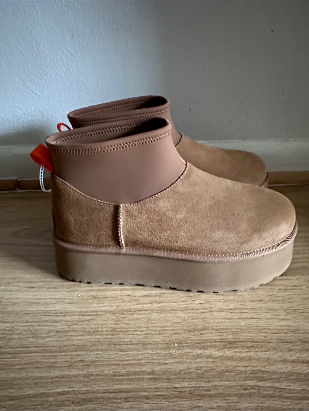 💯% Authentic UGG Platform Boots